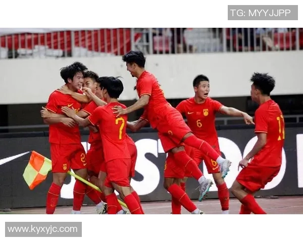 中国足球队签约新球星助力崛起 引发国内外球迷热烈关注