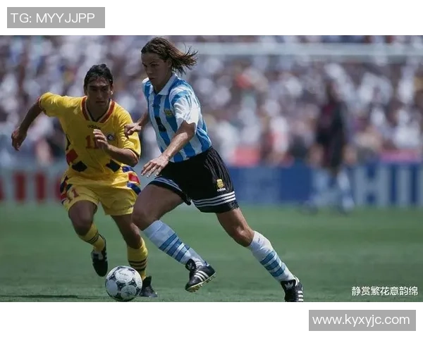 足球黄金时代再现昔日球星再聚首激动人心的经典对决重燃热血时光 足球黄金时代再现昔日球星再聚首激动人心的经典对决重燃热血时光